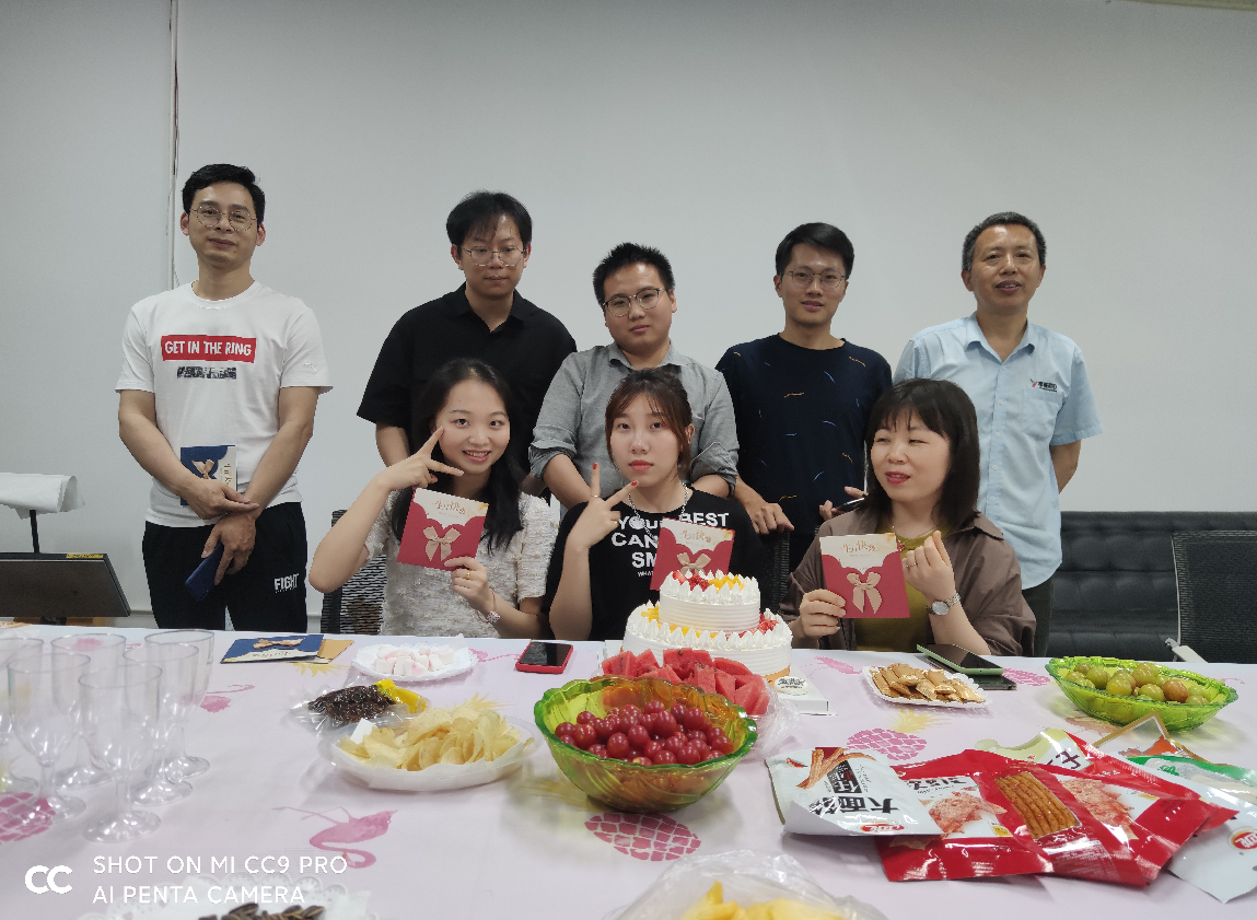 深圳UV打印機廠家為員工舉辦四月生日會