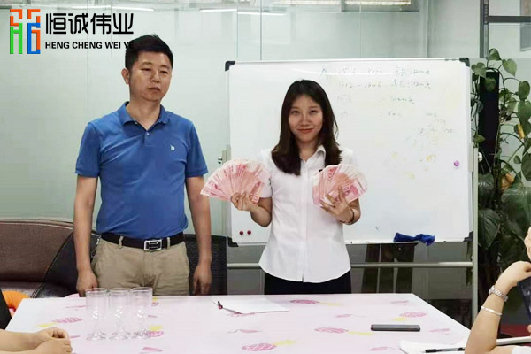 深圳恒誠偉業平板uv打印機廠家是怎樣激勵員工的？